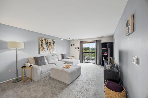 Tiny photo for 6700 S Brainard Avenue #428, Countryside, IL 60525 (MLS # 12455816)
