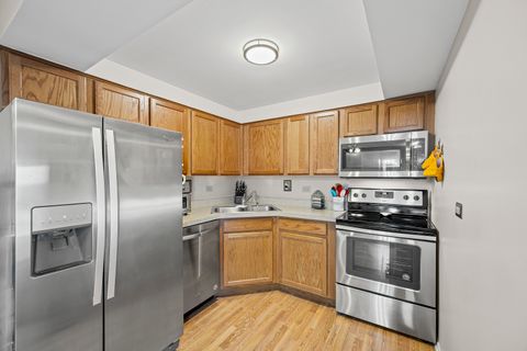 Tiny photo for 6700 S Brainard Avenue #428, Countryside, IL 60525 (MLS # 12455816)