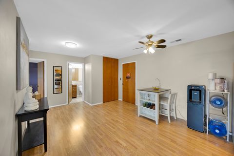 Tiny photo for 6700 S Brainard Avenue #428, Countryside, IL 60525 (MLS # 12455816)