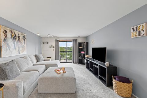 Tiny photo for 6700 S Brainard Avenue #428, Countryside, IL 60525 (MLS # 12455816)