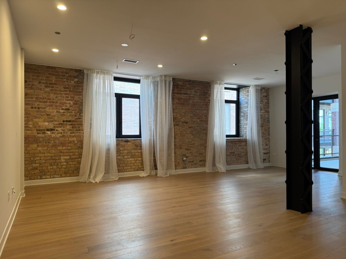 1356 W Chestnut Street 203