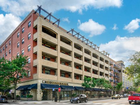 1301 W Madison Street 402 Chicago IL 60607