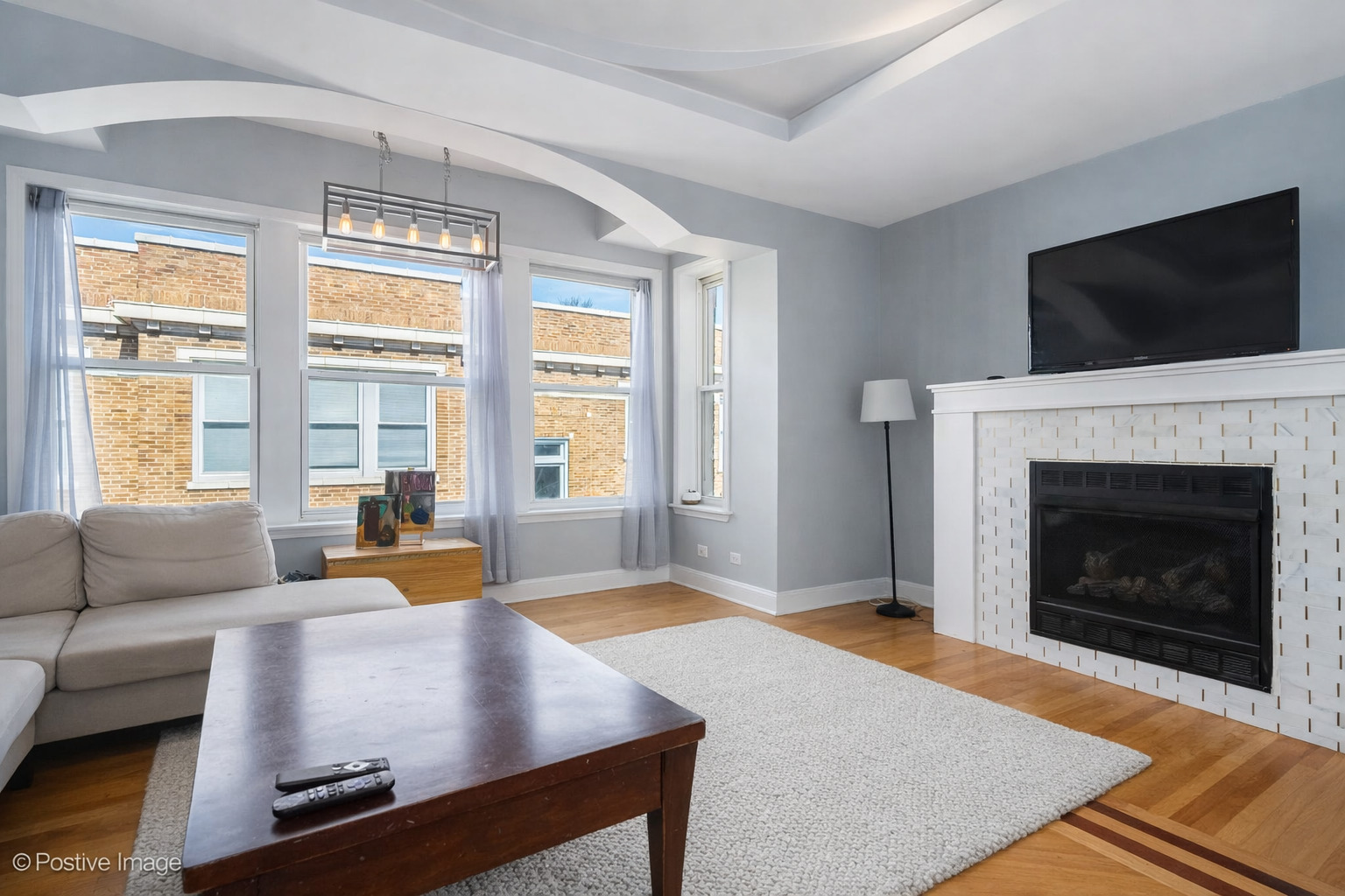 6906 N Lakewood Avenue 3W