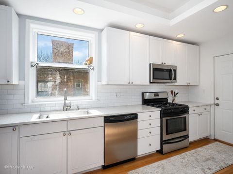 Tiny photo for 6906 N Lakewood Avenue #3W, Chicago, IL 60626 (MLS # 12584086)