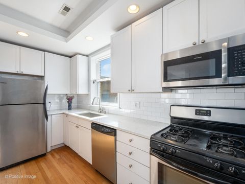 Tiny photo for 6906 N Lakewood Avenue #3W, Chicago, IL 60626 (MLS # 12584086)