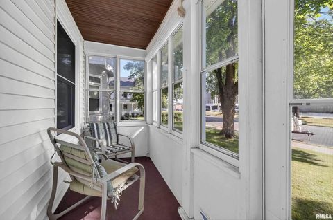 Tiny photo for 1518 N MAIN Street, Davenport, IA 52803 (MLS # QC4267540)