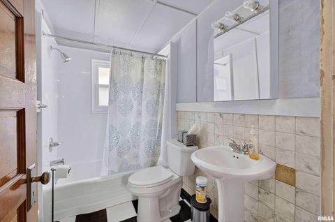 Tiny photo for 1518 N MAIN Street, Davenport, IA 52803 (MLS # QC4267540)