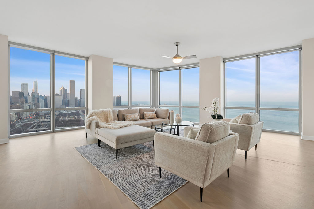 1211 S Prairie Avenue 3401