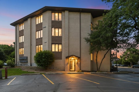 Tiny photo for 4500 W 93rd Street #1A, Oak Lawn, IL 60453 (MLS # 12729295)