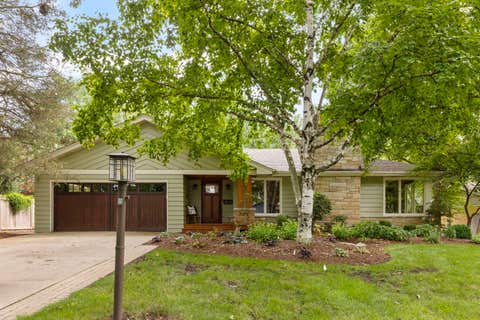 Tiny photo for 510 W Prairie Avenue, Wheaton, IL 60187 (MLS # 12730222)