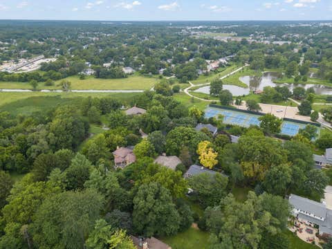 Tiny photo for 510 W Prairie Avenue, Wheaton, IL 60187 (MLS # 12730222)