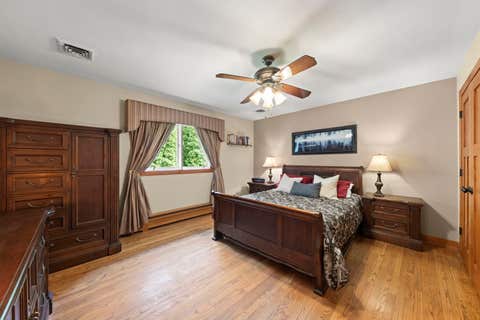 Tiny photo for 510 W Prairie Avenue, Wheaton, IL 60187 (MLS # 12730222)