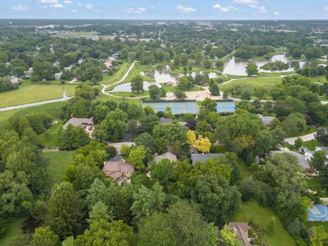Tiny photo for 510 W Prairie Avenue, Wheaton, IL 60187 (MLS # 12730222)