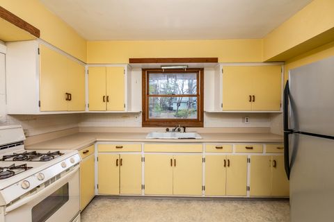 Tiny photo for 1109 W Hill Avenue, Carbondale, IL 62901 (MLS # 12574372)