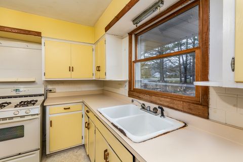 Tiny photo for 1109 W Hill Avenue, Carbondale, IL 62901 (MLS # 12574372)