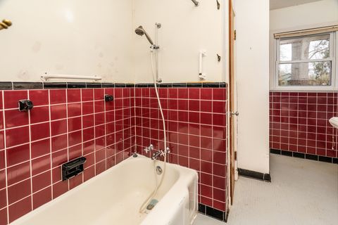 Tiny photo for 1109 W Hill Avenue, Carbondale, IL 62901 (MLS # 12574372)