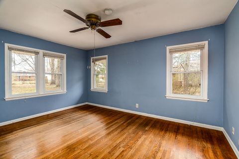 Tiny photo for 1109 W Hill Avenue, Carbondale, IL 62901 (MLS # 12574372)