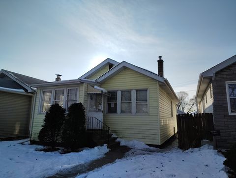 Tiny photo for 5541 W Grace Street, Chicago, IL 60641 (MLS # 12588180)