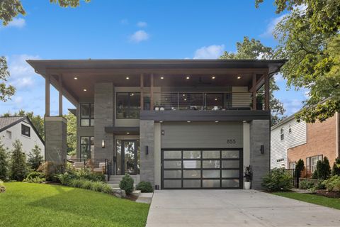 Photo of 855 Crescent Boulevard, Glen Ellyn, IL 60137 (MLS # 12455591)