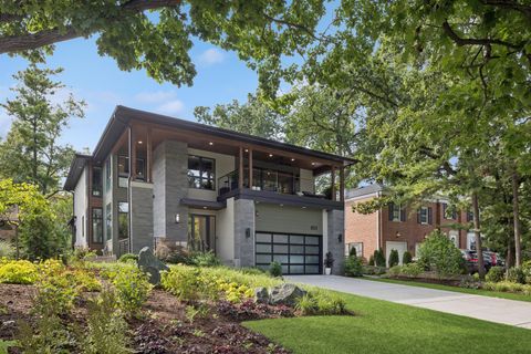 Tiny photo for 855 Crescent Boulevard, Glen Ellyn, IL 60137 (MLS # 12455591)