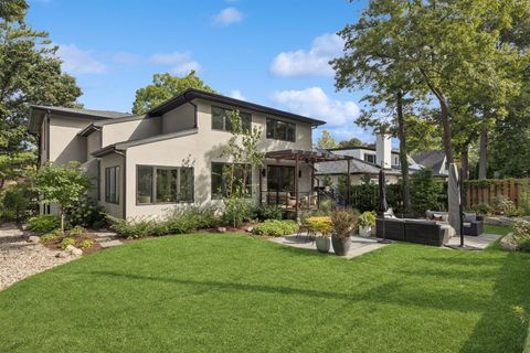 Tiny photo for 855 Crescent Boulevard, Glen Ellyn, IL 60137 (MLS # 12455591)