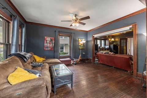 Tiny photo for 636 Garfield Avenue, Aurora, IL 60506 (MLS # 12489335)