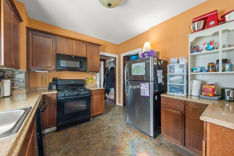 Tiny photo for 636 Garfield Avenue, Aurora, IL 60506 (MLS # 12489335)