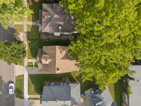 Tiny photo for 636 Garfield Avenue, Aurora, IL 60506 (MLS # 12489335)