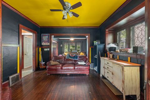 Tiny photo for 636 Garfield Avenue, Aurora, IL 60506 (MLS # 12489335)