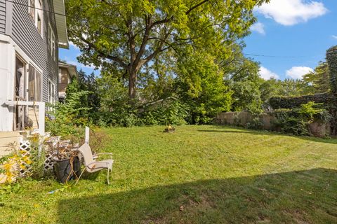 Tiny photo for 636 Garfield Avenue, Aurora, IL 60506 (MLS # 12489335)