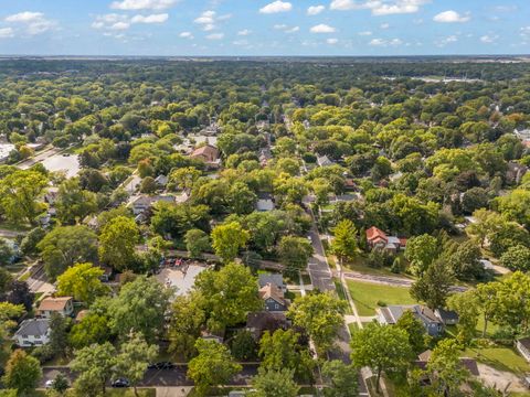 Tiny photo for 636 Garfield Avenue, Aurora, IL 60506 (MLS # 12489335)