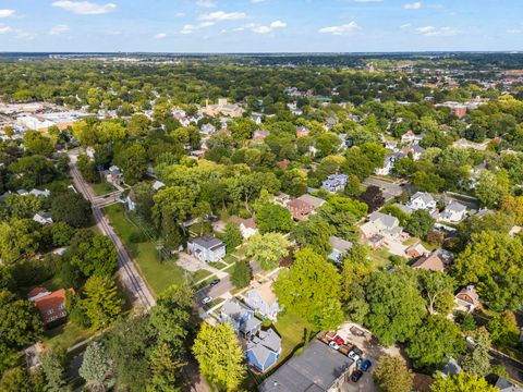 Tiny photo for 636 Garfield Avenue, Aurora, IL 60506 (MLS # 12489335)