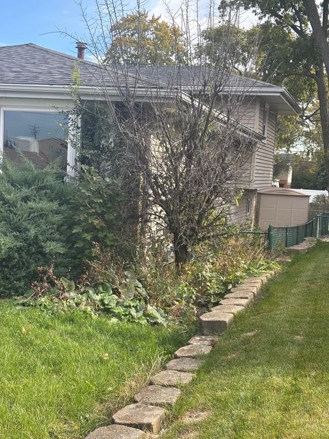 Tiny photo for 15925 Lockwood Avenue S, Oak Forest, IL 60452 (MLS # 12503105)