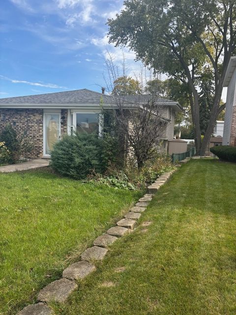 Tiny photo for 15925 Lockwood Avenue S, Oak Forest, IL 60452 (MLS # 12503105)