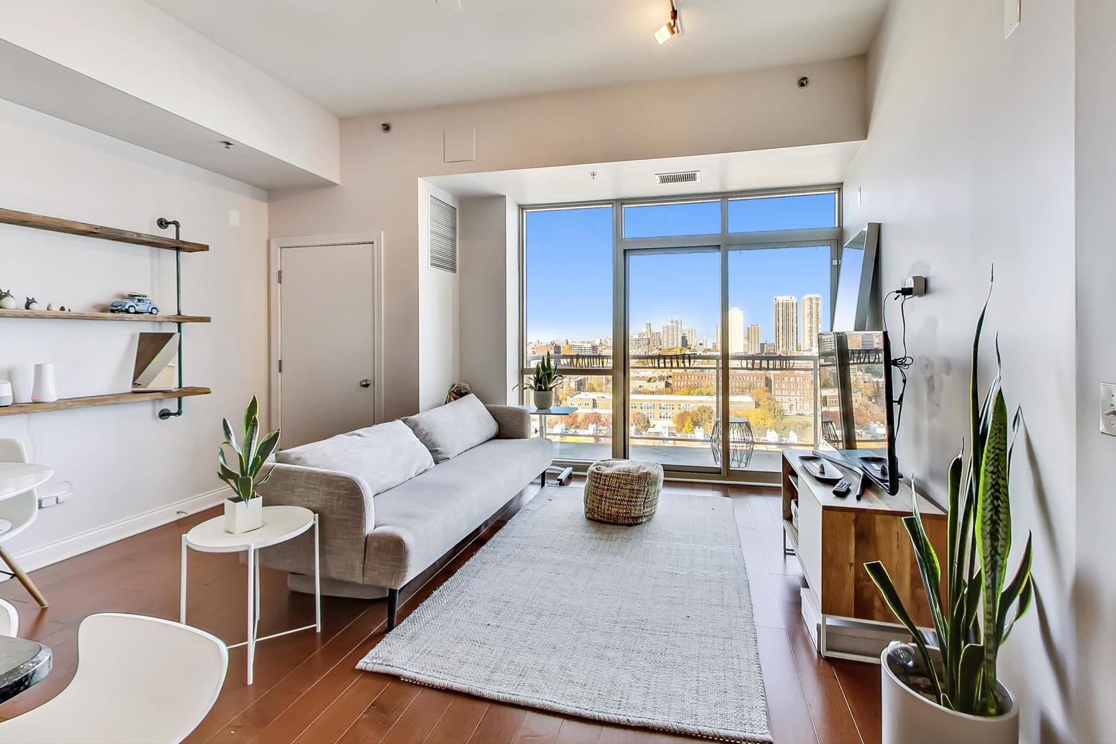 230 W Division Street 1307