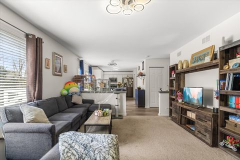 Tiny photo for 427 Essex Court, Sugar Grove, IL 60554 (MLS # 12564652)