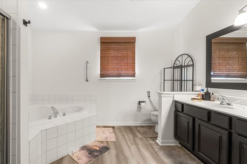Tiny photo for 427 Essex Court, Sugar Grove, IL 60554 (MLS # 12564652)