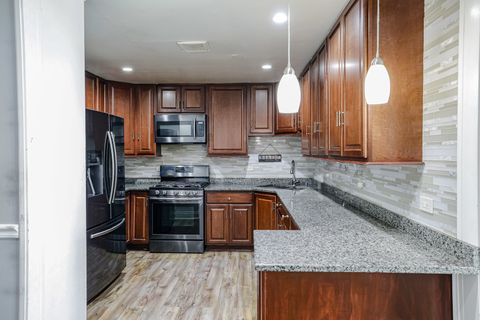 Tiny photo for 9446 Dee Road #2F, Des Plaines, IL 60016 (MLS # 12511022)