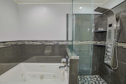 Tiny photo for 9446 Dee Road #2F, Des Plaines, IL 60016 (MLS # 12511022)