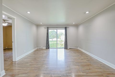 Tiny photo for 9446 Dee Road #2F, Des Plaines, IL 60016 (MLS # 12511022)