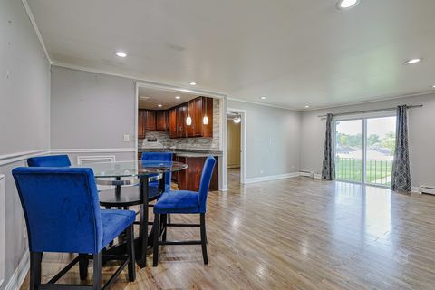 Tiny photo for 9446 Dee Road #2F, Des Plaines, IL 60016 (MLS # 12511022)