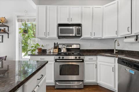 Tiny photo for 2924 W Berteau Avenue #1, Chicago, IL 60618 (MLS # 12732181)