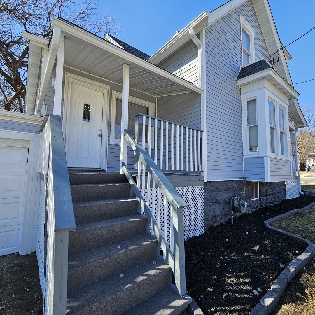 945 NORTH Avenue