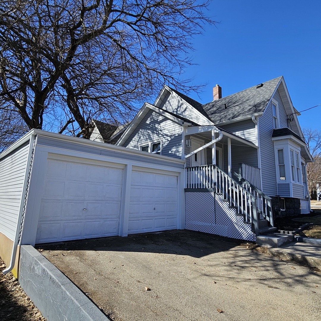 945 NORTH Avenue