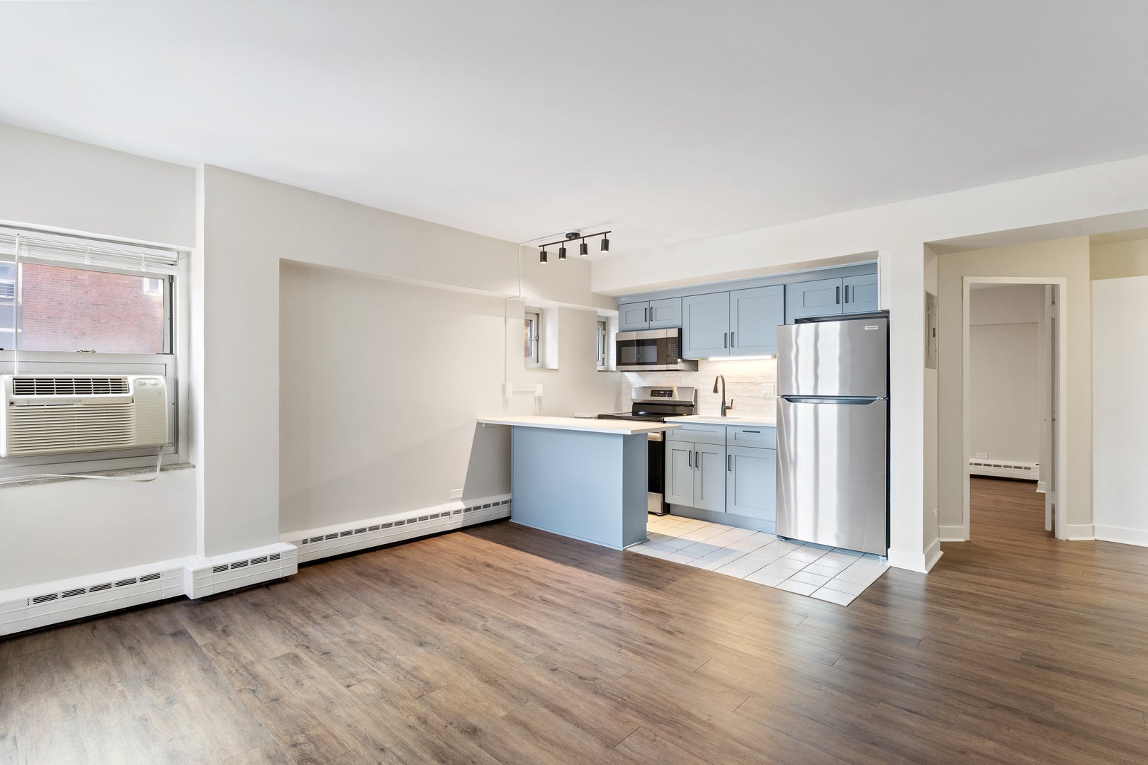 4980 N Marine Drive 938