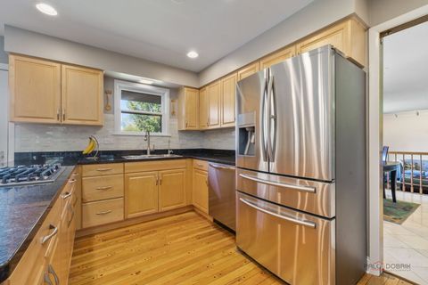 Tiny photo for 5 Lagoon Drive, Hawthorn Woods, IL 60047 (MLS # 12482143)