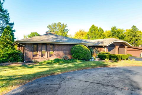 Tiny photo for 5 Lagoon Drive, Hawthorn Woods, IL 60047 (MLS # 12482143)