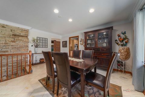 Tiny photo for 5 Lagoon Drive, Hawthorn Woods, IL 60047 (MLS # 12482143)