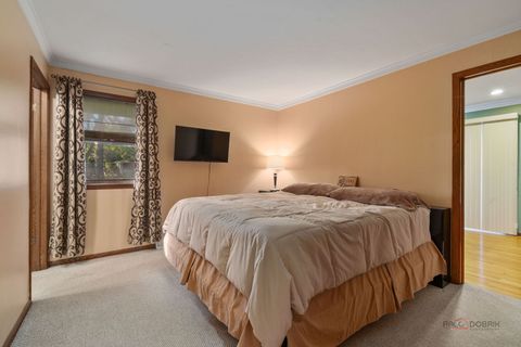 Tiny photo for 5 Lagoon Drive, Hawthorn Woods, IL 60047 (MLS # 12482143)