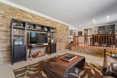 Tiny photo for 5 Lagoon Drive, Hawthorn Woods, IL 60047 (MLS # 12482143)